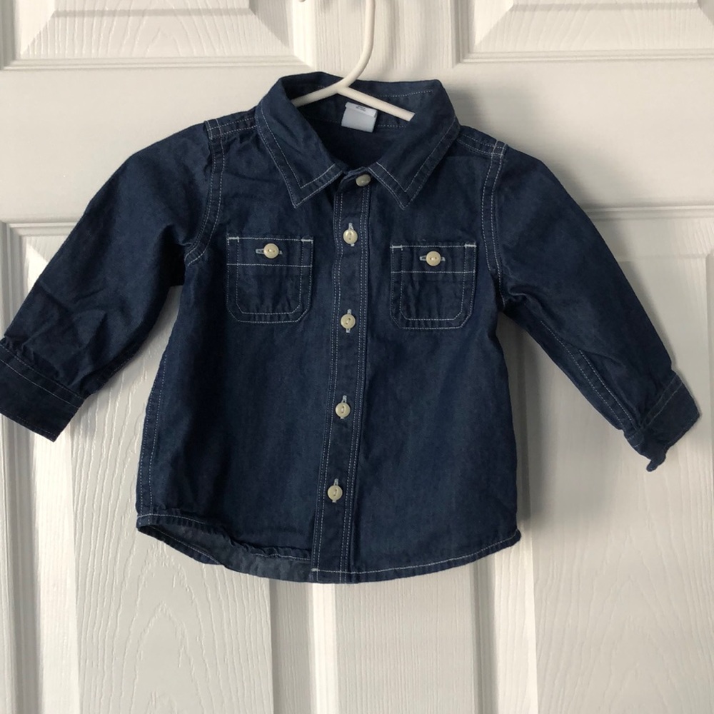 6-12m Gap button down (boys). Like New